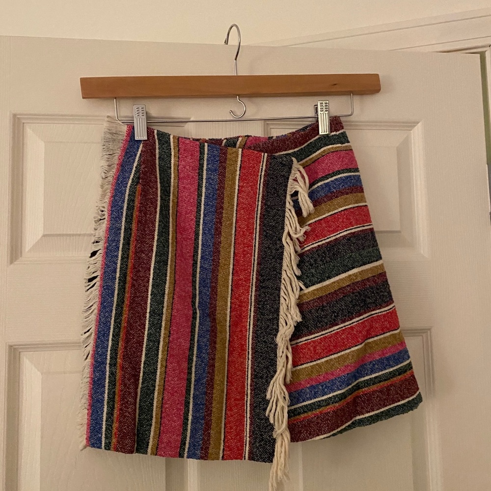 Beautiful and fun Sandro woven skirt